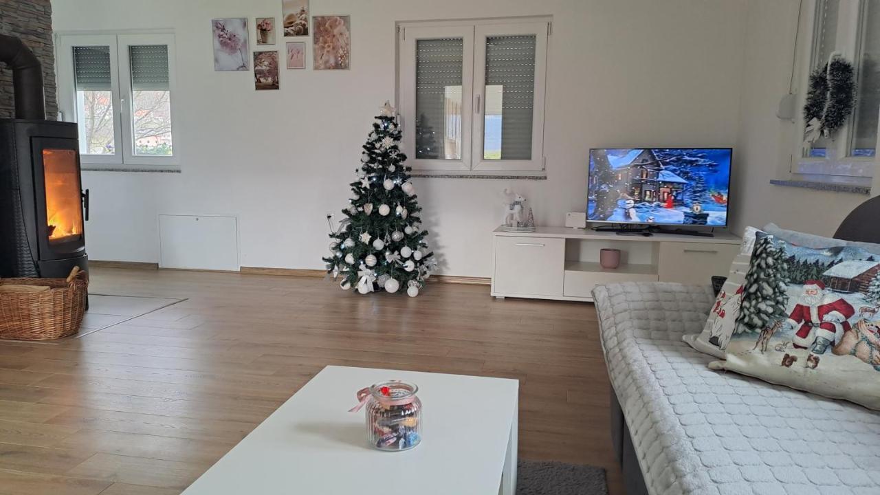 הוילה Jaklici Vikendica Bruse מראה חיצוני תמונה